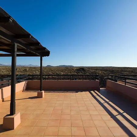 Private Terrace Majanicho -garden&pool La Oliva